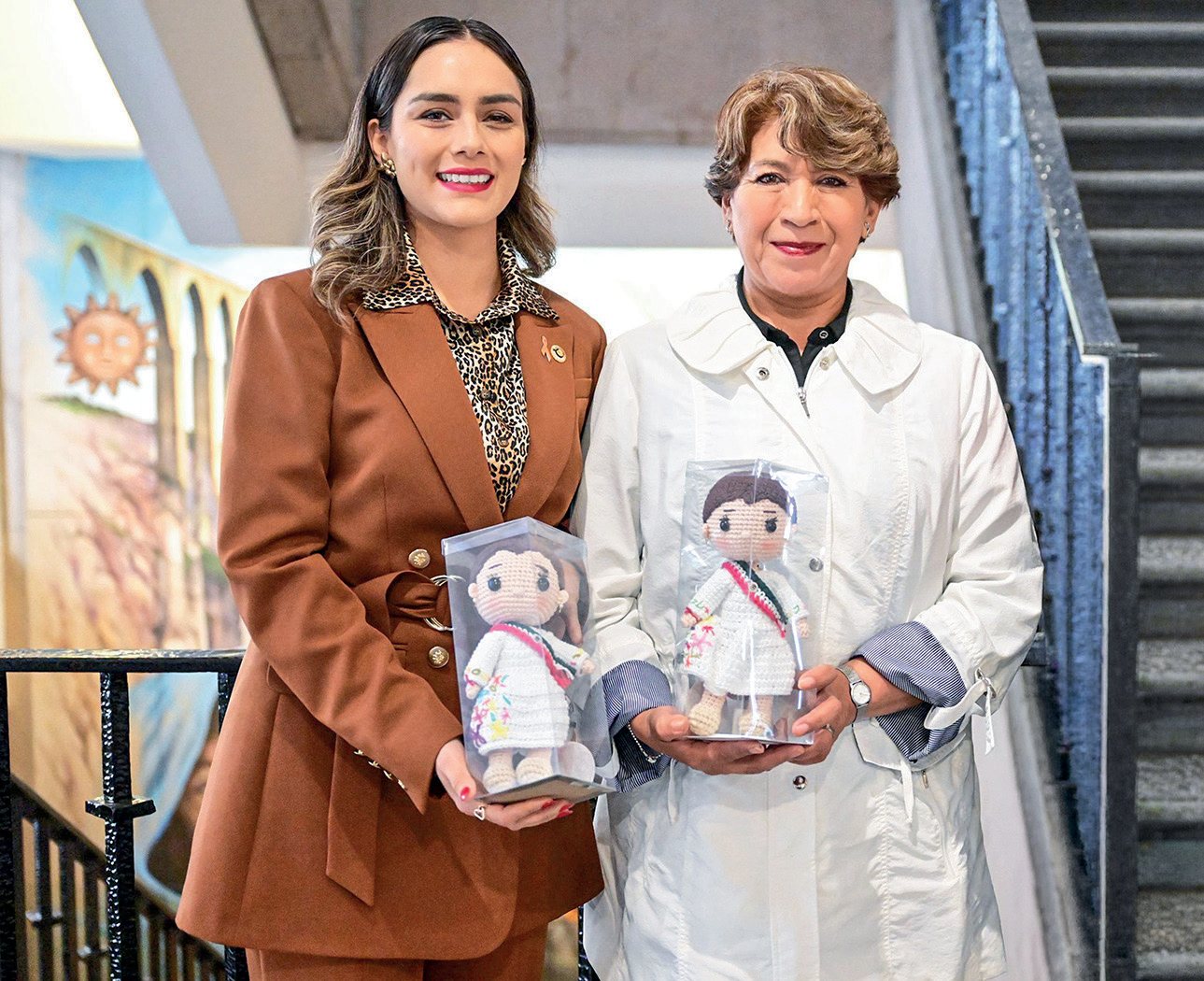 Zaira Cedillo con la Gobernadora Delfina Gómez